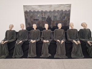 L’Aube/Les Juges (1960–1967) by Eva Aeppli - Vienne, Mumok
